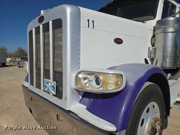 image for item ET5251 2008 Peterbilt 388 semi truck