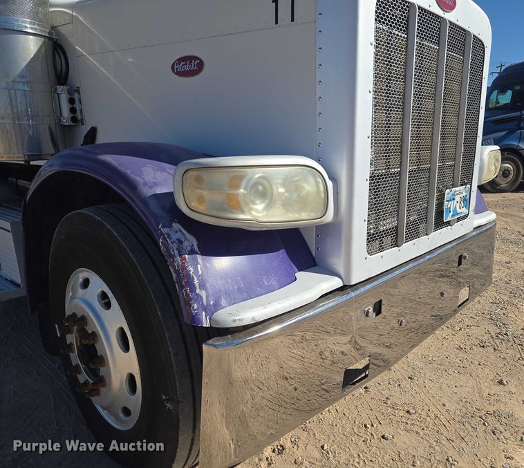 image for item ET5251 2008 Peterbilt 388 semi truck