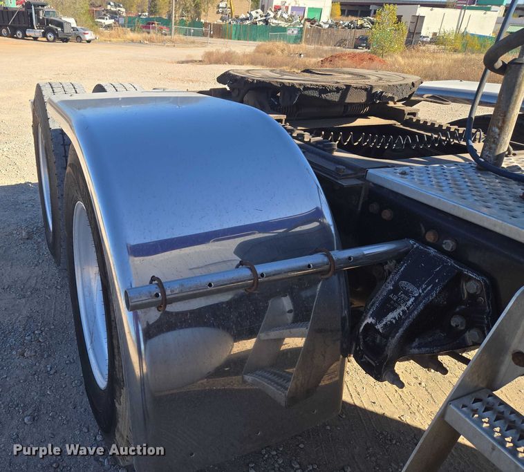 image for item ET5251 2008 Peterbilt 388 semi truck