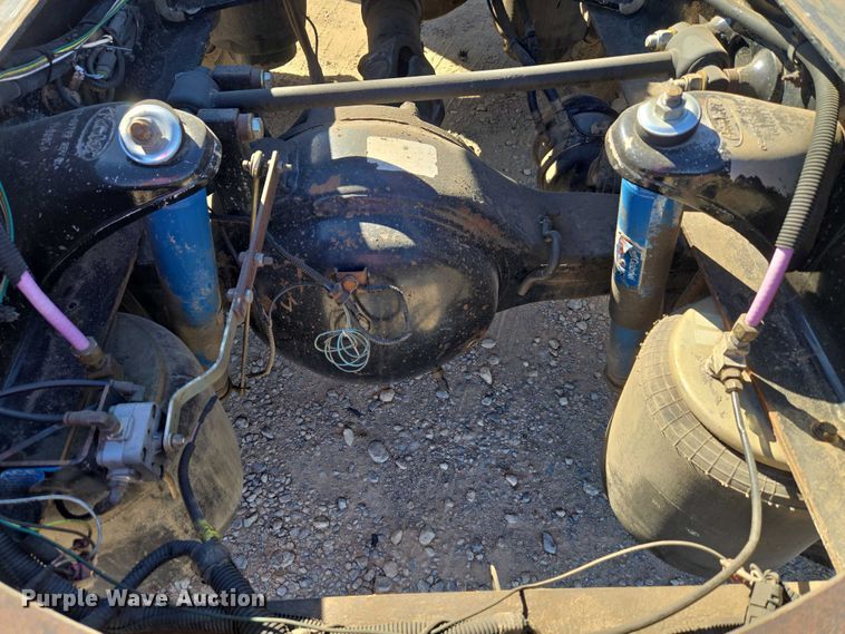 image for item ET5251 2008 Peterbilt 388 semi truck