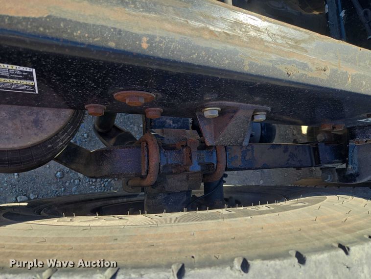 image for item ET5251 2008 Peterbilt 388 semi truck