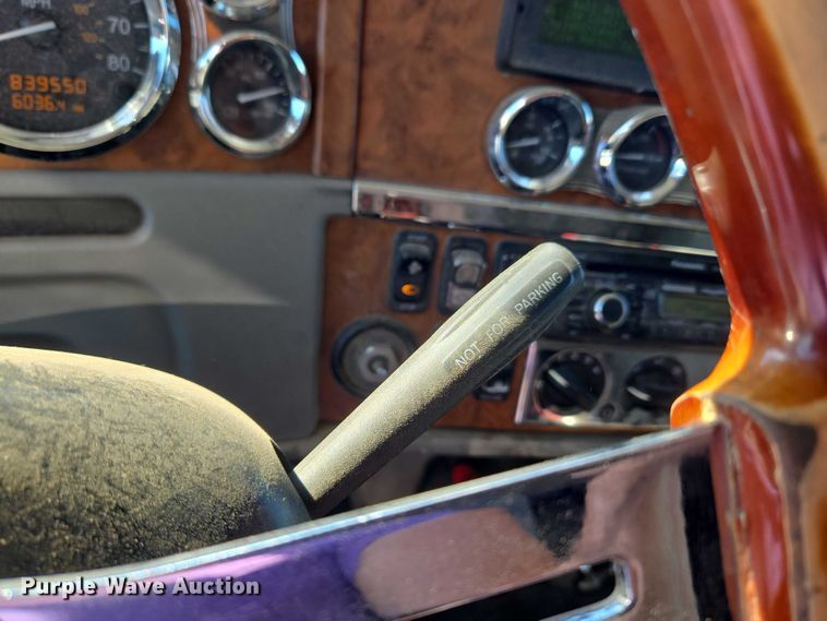 image for item ET5251 2008 Peterbilt 388 semi truck