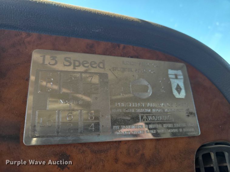 image for item ET5251 2008 Peterbilt 388 semi truck