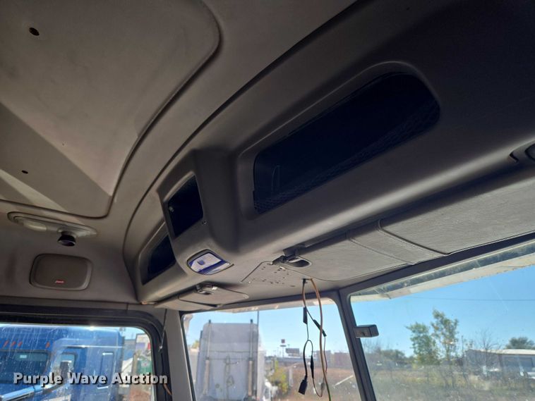 image for item ET5251 2008 Peterbilt 388 semi truck