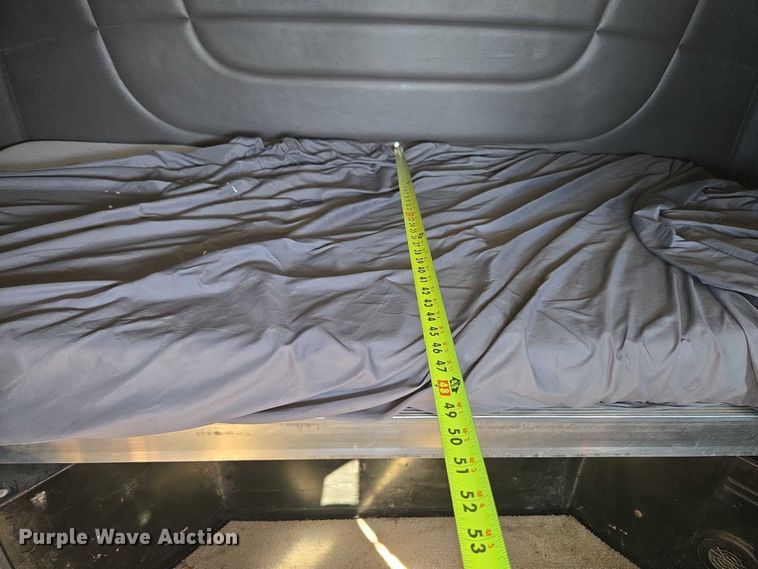 image for item ET5251 2008 Peterbilt 388 semi truck