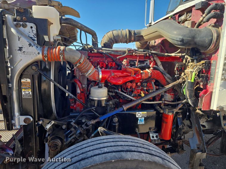 image for item ET5251 2008 Peterbilt 388 semi truck