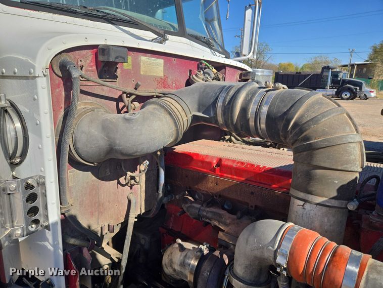 image for item ET5251 2008 Peterbilt 388 semi truck