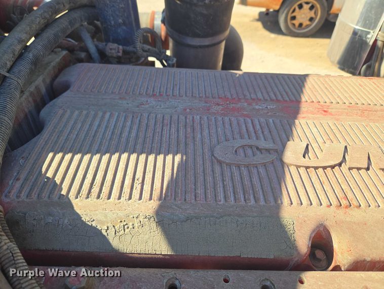 image for item ET5251 2008 Peterbilt 388 semi truck