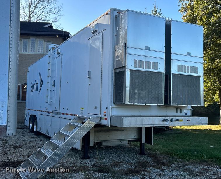 image for item ET6501 2013 Trailer 40' CUPCOW communications trailer