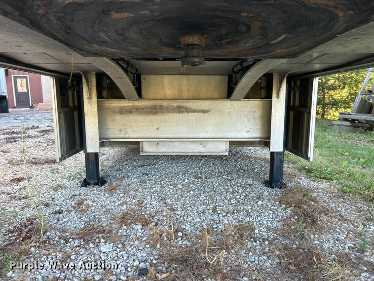 image for item ET6501 2013 Trailer 40' CUPCOW communications trailer