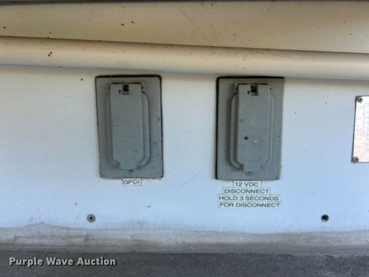 image for item ET6501 2013 Trailer 40' CUPCOW communications trailer