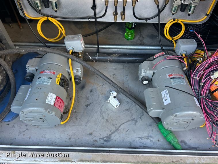 image for item ET6501 2013 Trailer 40' CUPCOW communications trailer