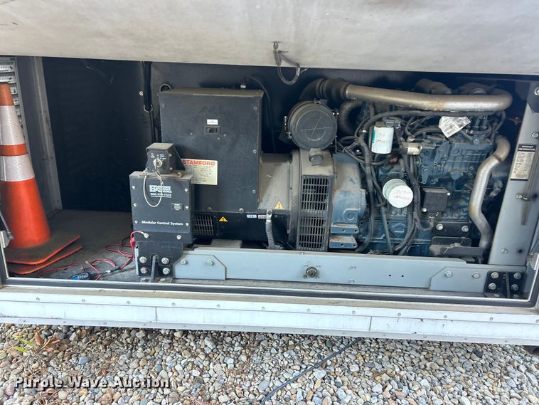 image for item ET6501 2013 Trailer 40' CUPCOW communications trailer