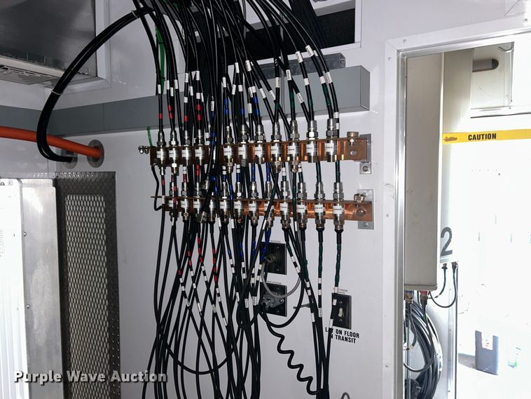 image for item ET6501 2013 Trailer 40' CUPCOW communications trailer