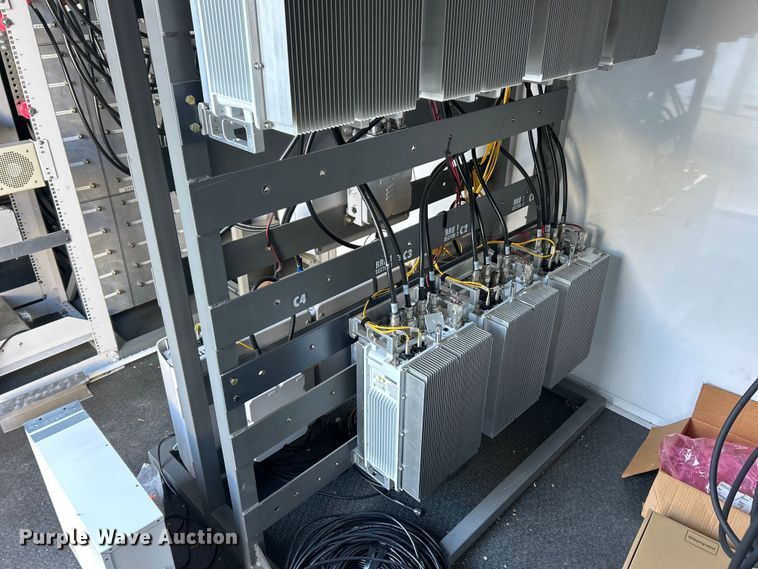 image for item ET6501 2013 Trailer 40' CUPCOW communications trailer