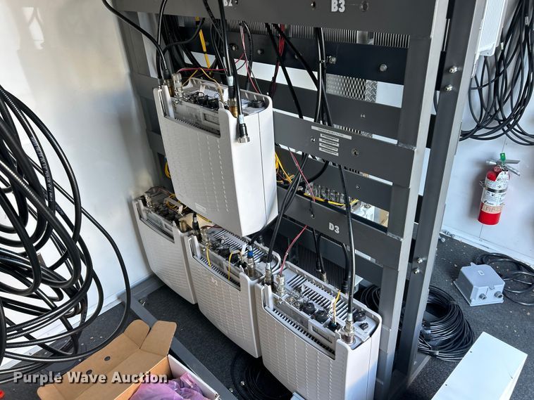 image for item ET6501 2013 Trailer 40' CUPCOW communications trailer