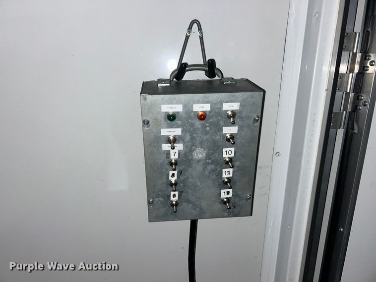 image for item ET6501 2013 Trailer 40' CUPCOW communications trailer