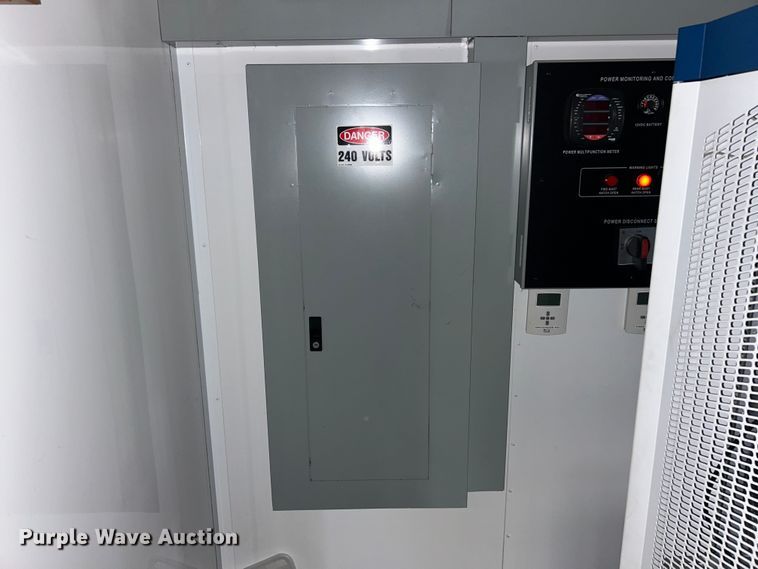 image for item ET6501 2013 Trailer 40' CUPCOW communications trailer