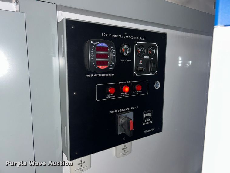 image for item ET6501 2013 Trailer 40' CUPCOW communications trailer