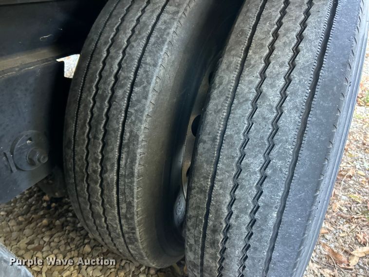 image for item ET6501 2013 Trailer 40' CUPCOW communications trailer