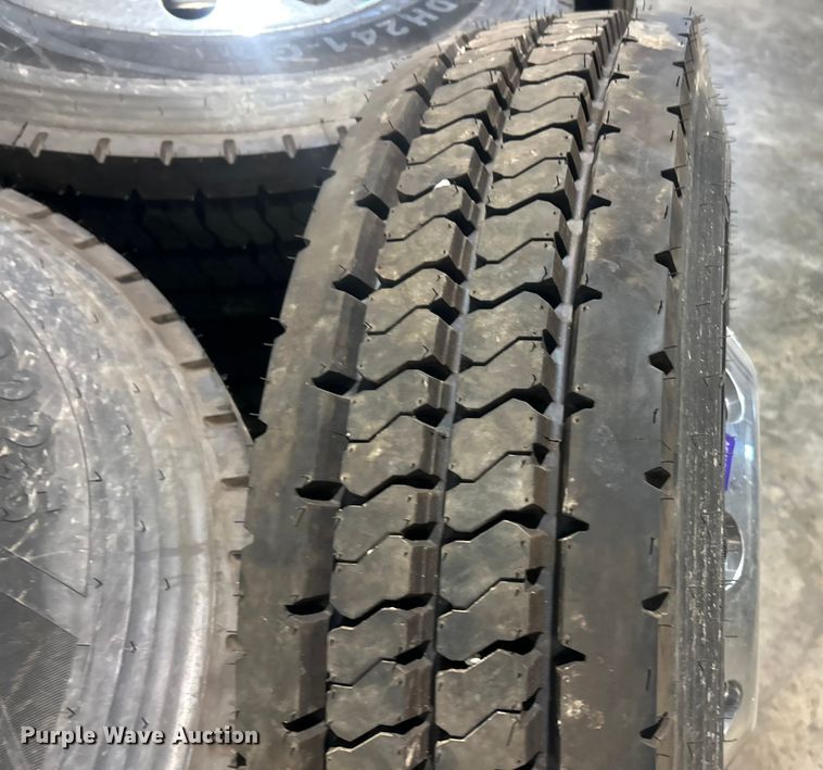 image for item ET6547 Tires and wheels