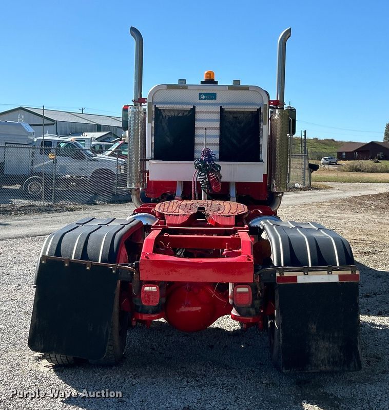 image for item ET6595 1998 Peterbilt 379 semi truck