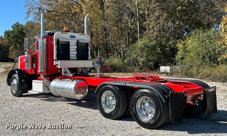 image for item ET6595 1998 Peterbilt 379 semi truck