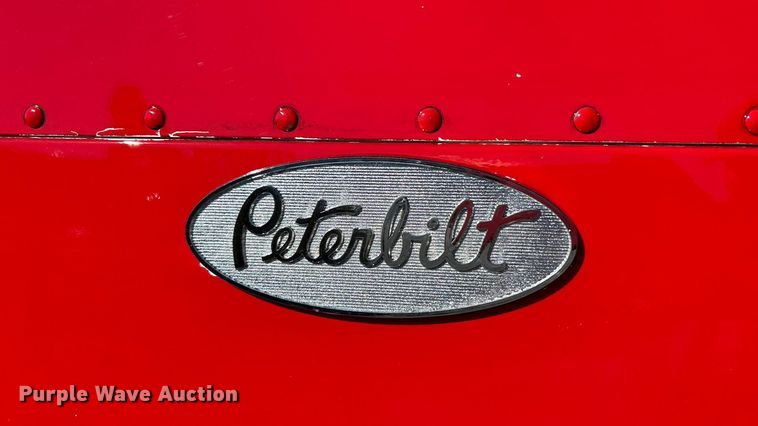 image for item ET6595 1998 Peterbilt 379 semi truck