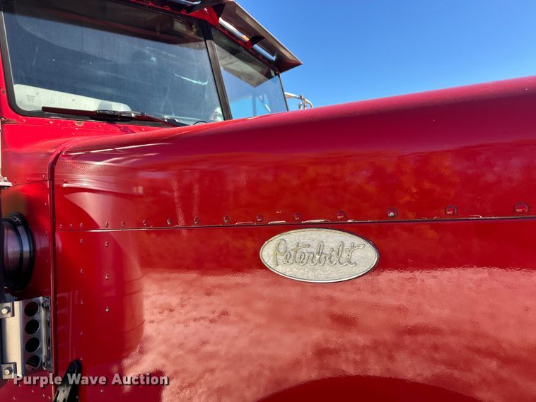 image for item ET6595 1998 Peterbilt 379 semi truck