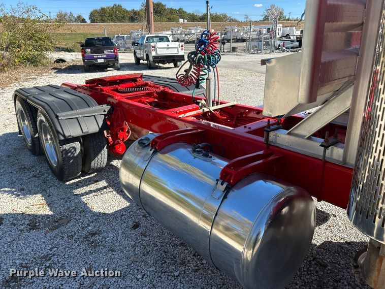 image for item ET6595 1998 Peterbilt 379 semi truck