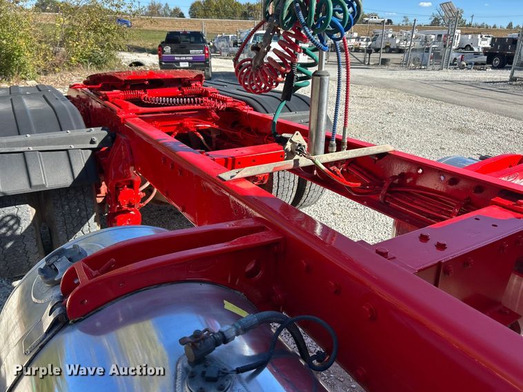 image for item ET6595 1998 Peterbilt 379 semi truck