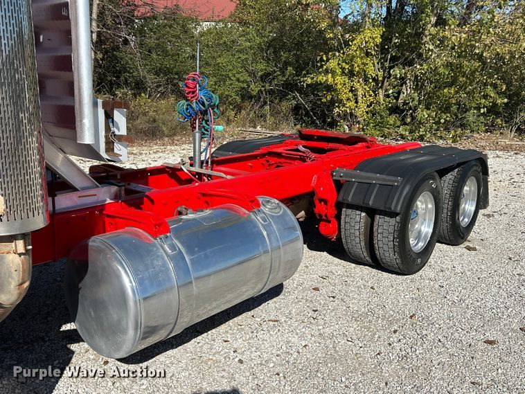 image for item ET6595 1998 Peterbilt 379 semi truck