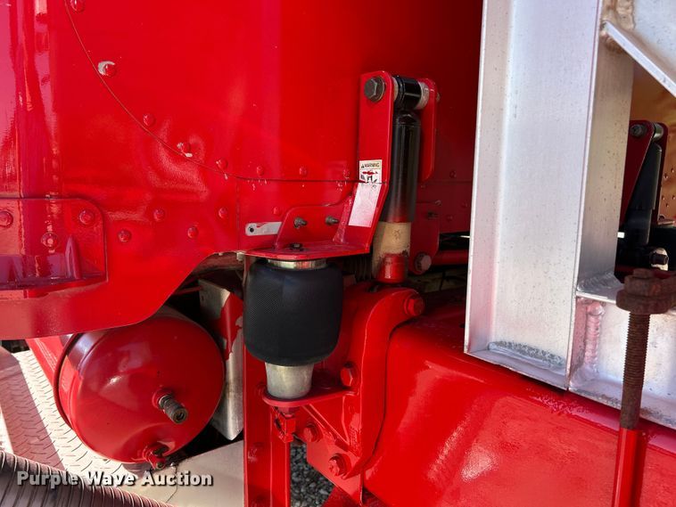 image for item ET6595 1998 Peterbilt 379 semi truck