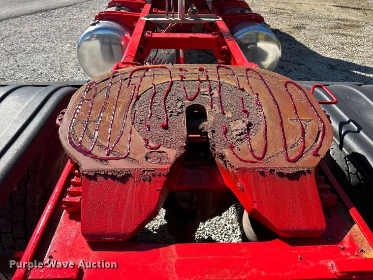 image for item ET6595 1998 Peterbilt 379 semi truck