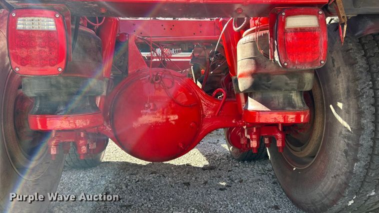 image for item ET6595 1998 Peterbilt 379 semi truck