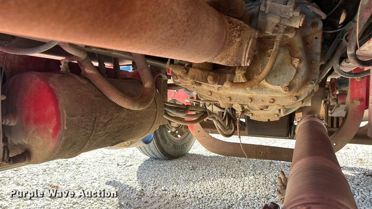 image for item ET6595 1998 Peterbilt 379 semi truck