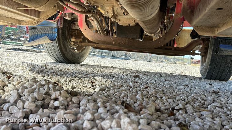 image for item ET6595 1998 Peterbilt 379 semi truck