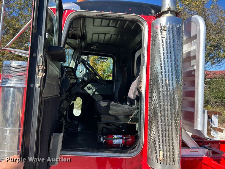 image for item ET6595 1998 Peterbilt 379 semi truck