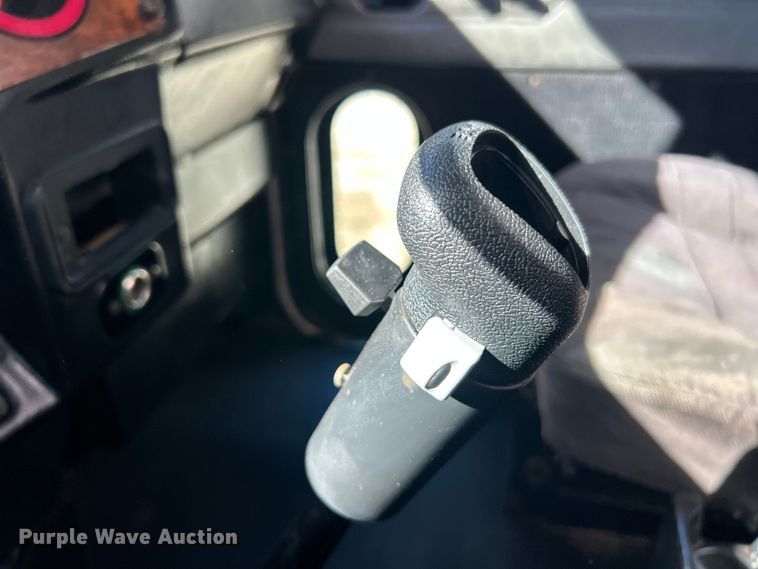 image for item ET6595 1998 Peterbilt 379 semi truck