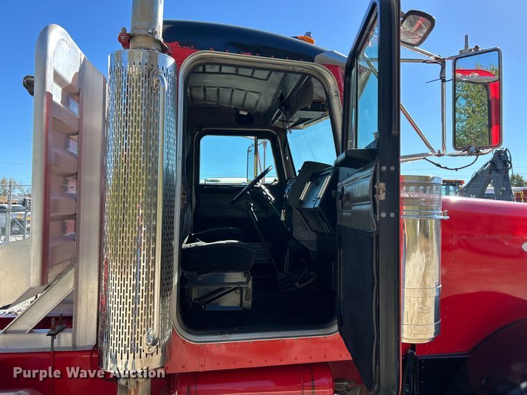 image for item ET6595 1998 Peterbilt 379 semi truck