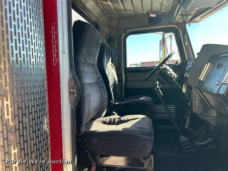 image for item ET6595 1998 Peterbilt 379 semi truck