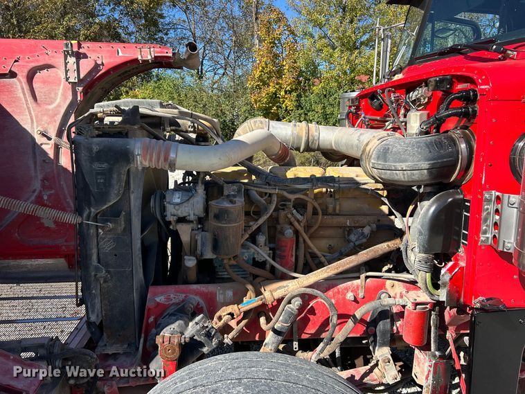 image for item ET6595 1998 Peterbilt 379 semi truck