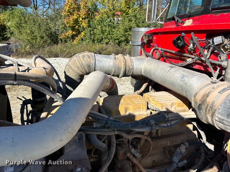 image for item ET6595 1998 Peterbilt 379 semi truck