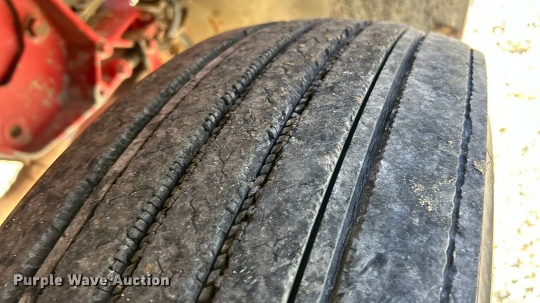 image for item ET6595 1998 Peterbilt 379 semi truck