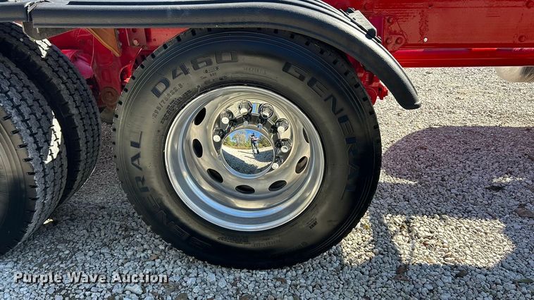 image for item ET6595 1998 Peterbilt 379 semi truck