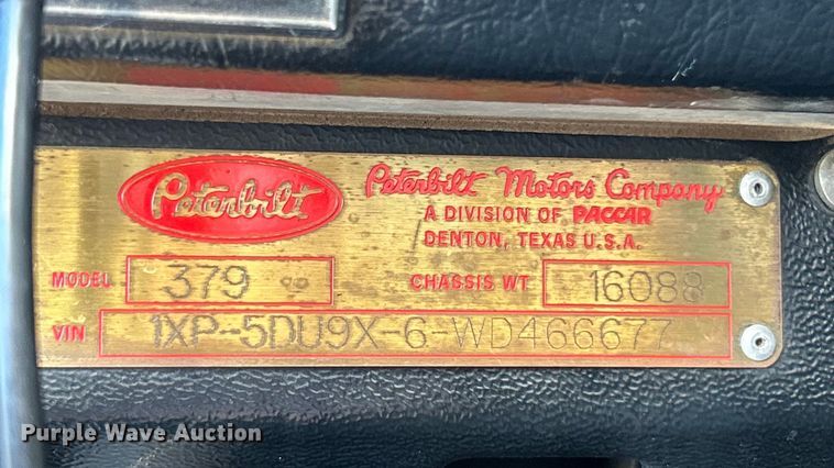 image for item ET6595 1998 Peterbilt 379 semi truck