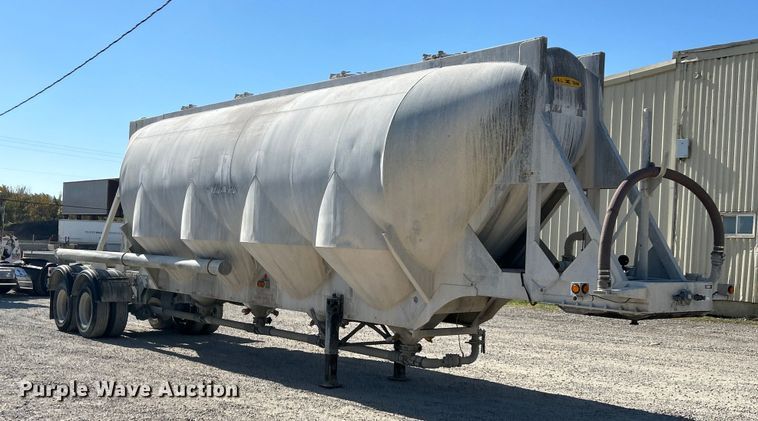 image for item ET6624 1992 J&L Tank pneumatic dry bulk trailer