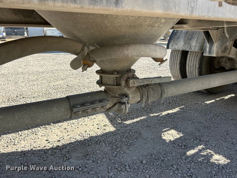 image for item ET6624 1992 J&L Tank pneumatic dry bulk trailer