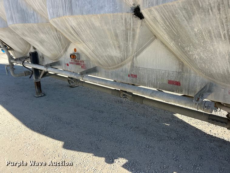 image for item ET6624 1992 J&L Tank pneumatic dry bulk trailer