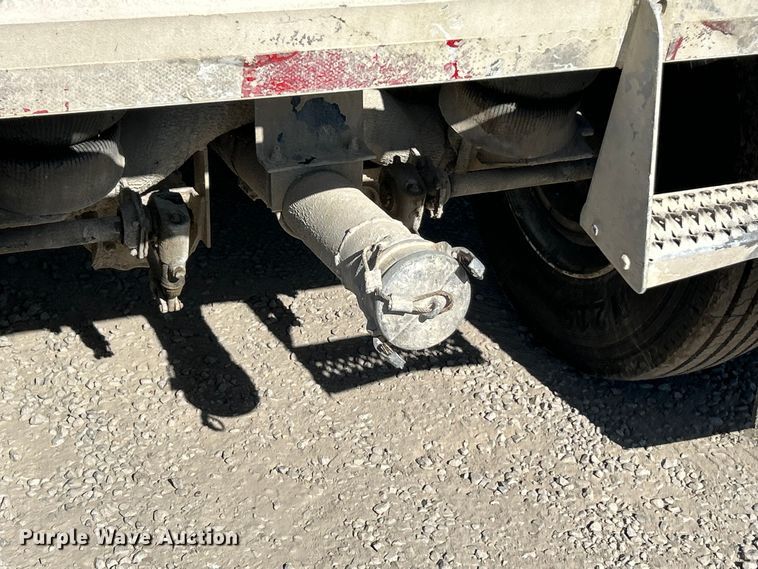 image for item ET6624 1992 J&L Tank pneumatic dry bulk trailer